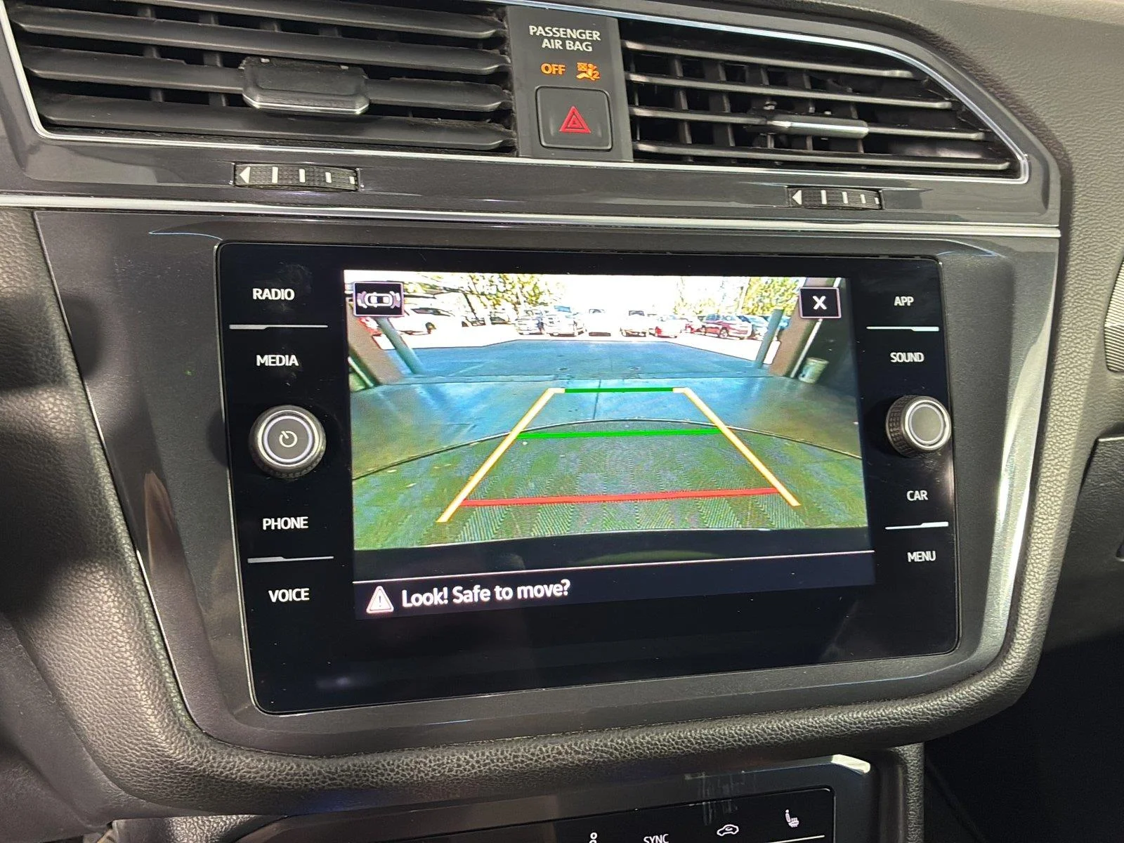 Used 2023  Volkswagen SE image 26
