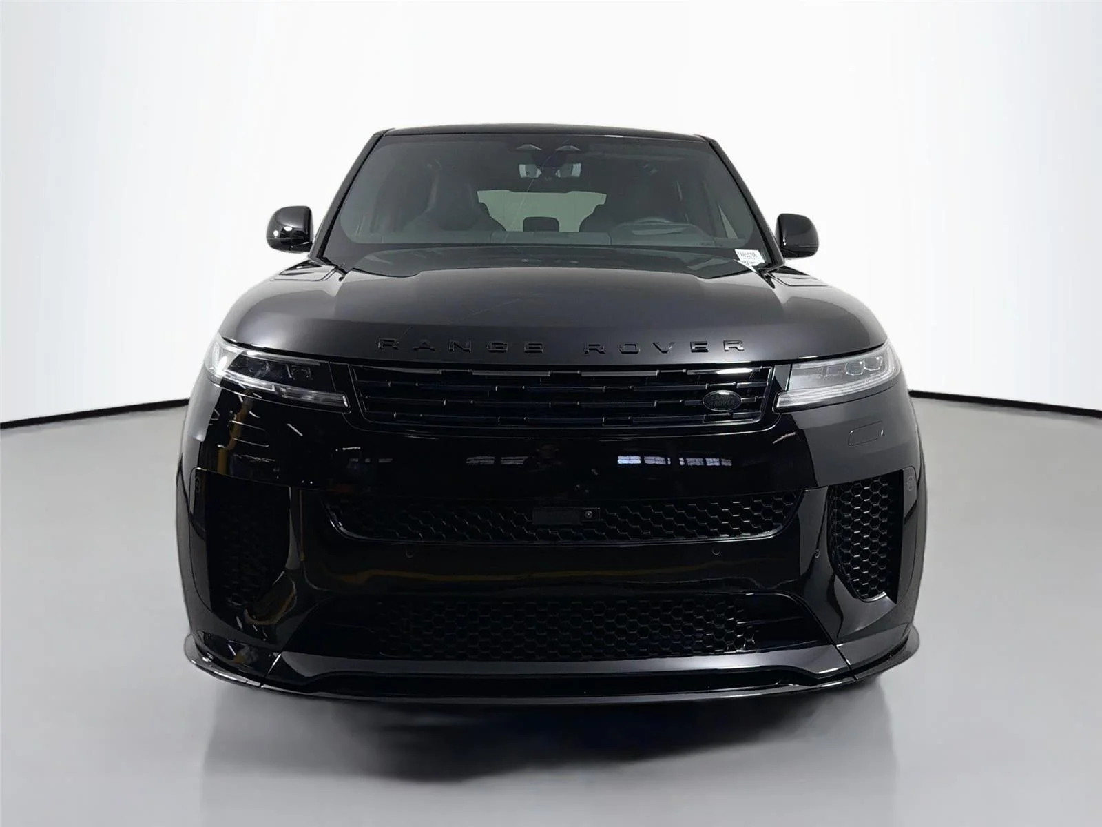 New 2026 Narvik Black LAND ROVER SV Black V8 P635 image 2