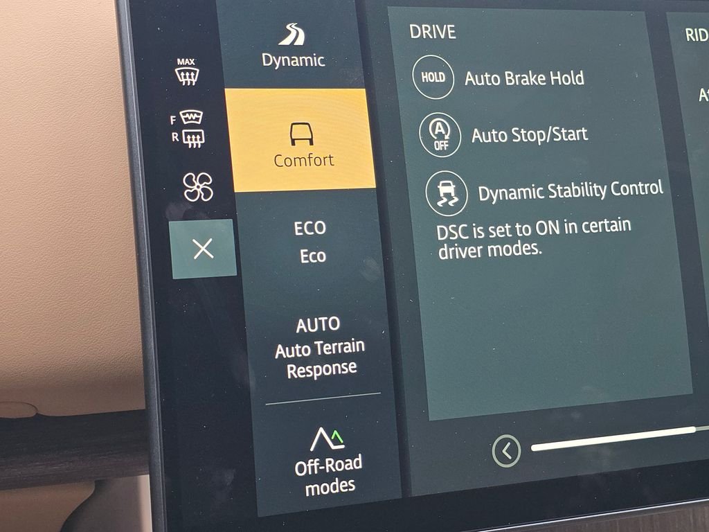 New 2026 Fuji White Land Rover SE image 16