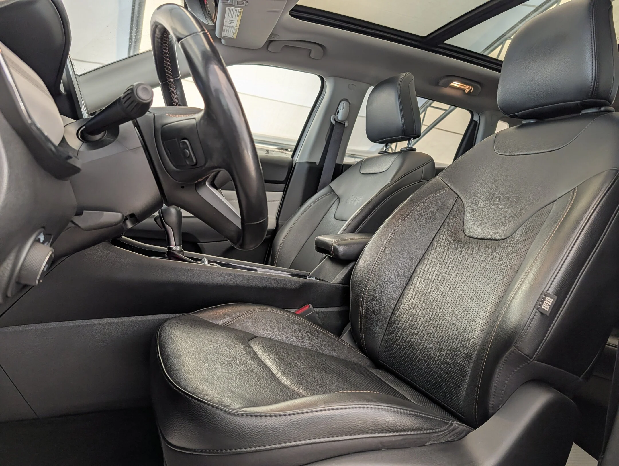 Certified Used 2022 White Jeep Limited - Sun & Sound Grp - Leather - Heated - Limited 4x4 image 14