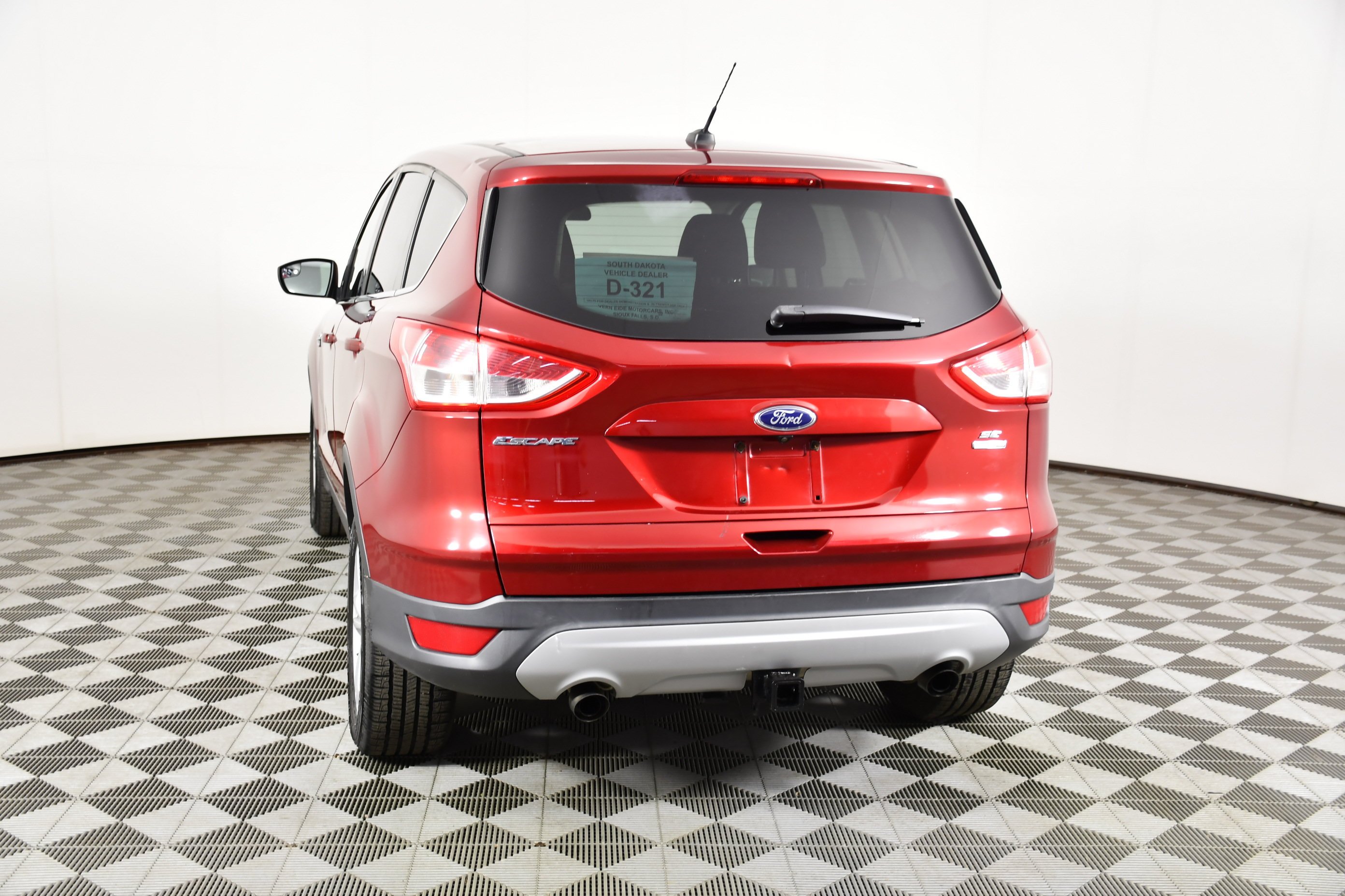 Used 2015 Ruby Red Metallic Ford SE image 7