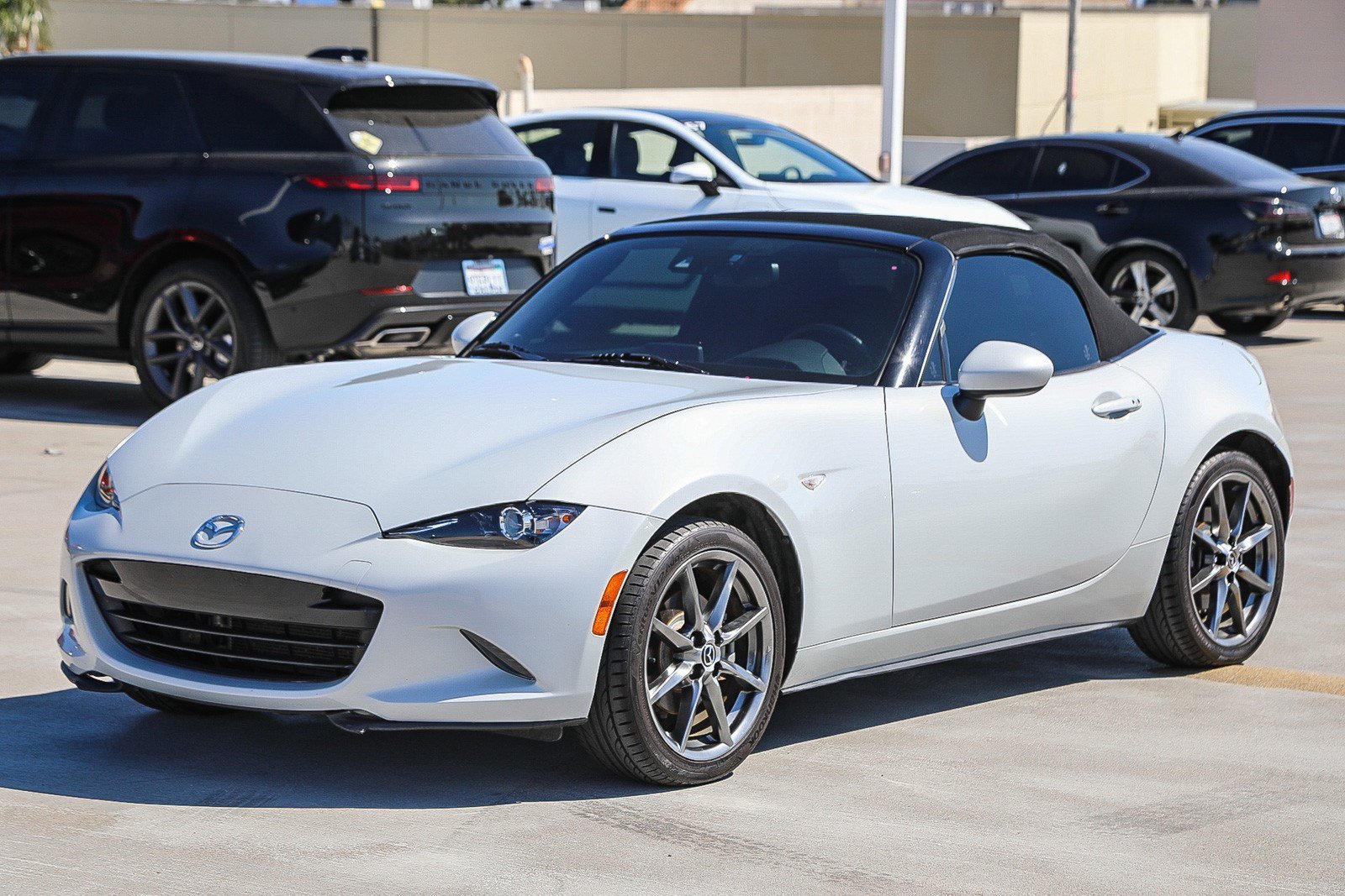 Used 2016 Ceramic Metallic Mazda Grand Touring image 3