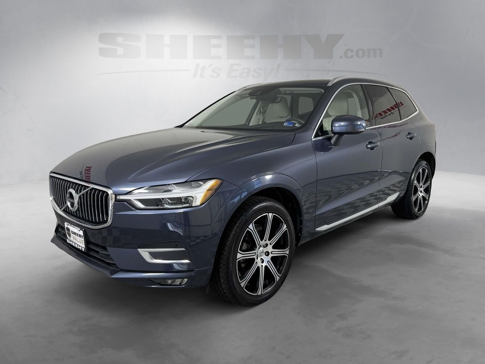 Used 2020 Blue Volvo T5 Inscription image 16