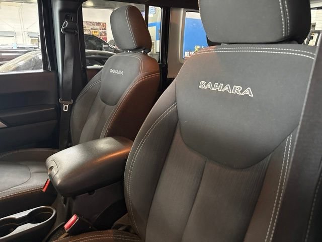 Used 2016 Black Jeep Sahara image 11
