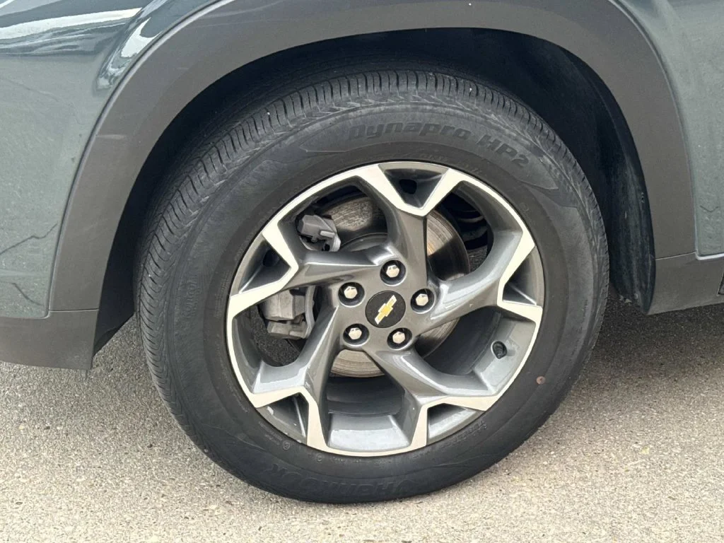 Used 2025 Gray Chevrolet LT image 6