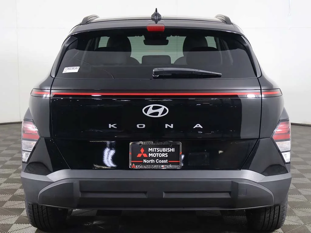 Used 2024 Black Hyundai SEL image 13