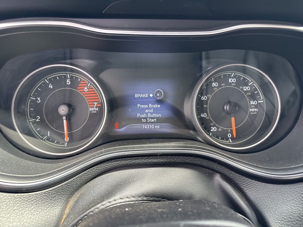 Used 2020 Silver Jeep Trailhawk image 9