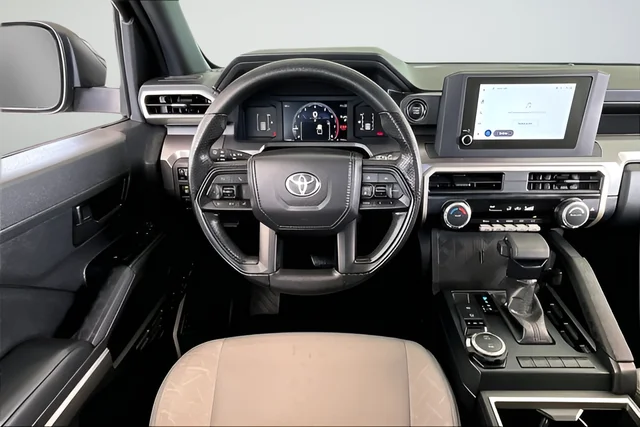 Used 2025  Toyota SR5 image 8