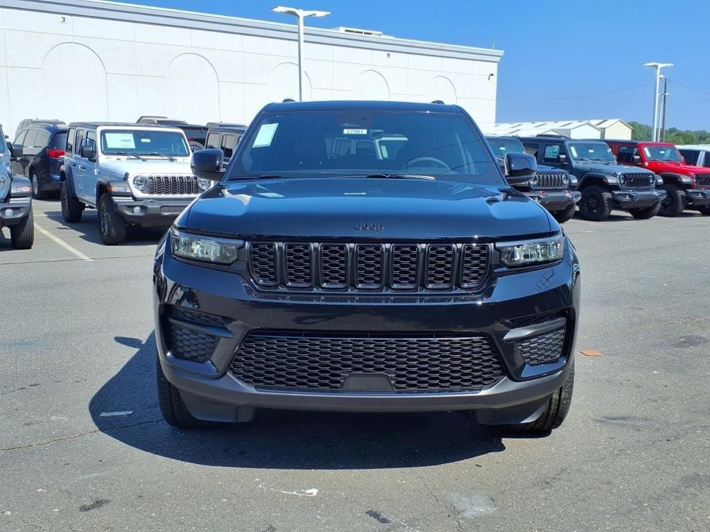 2025 Jeep Grand Cherokee Altitude X photo 2