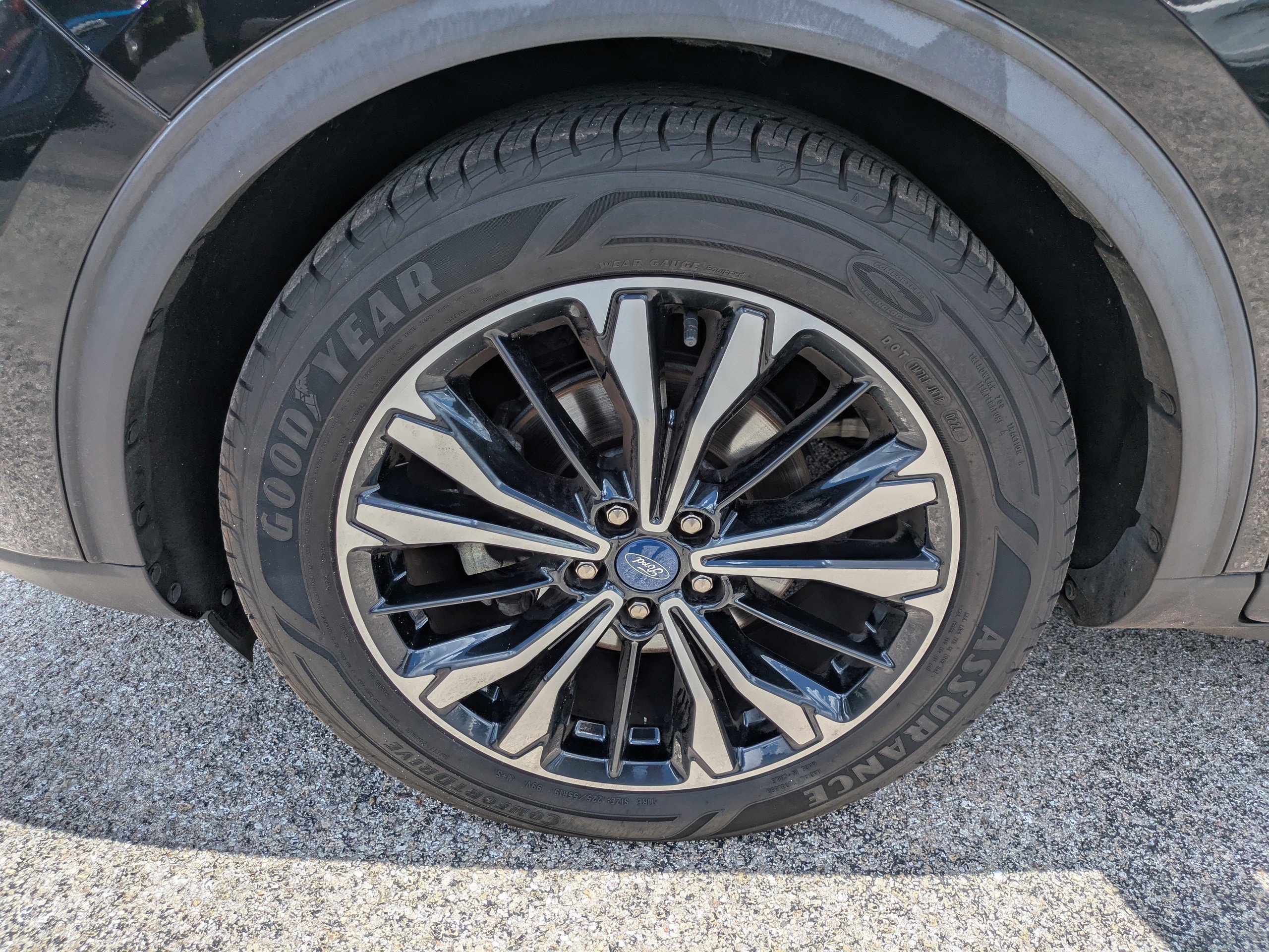 Used 2022  Ford SE image 11