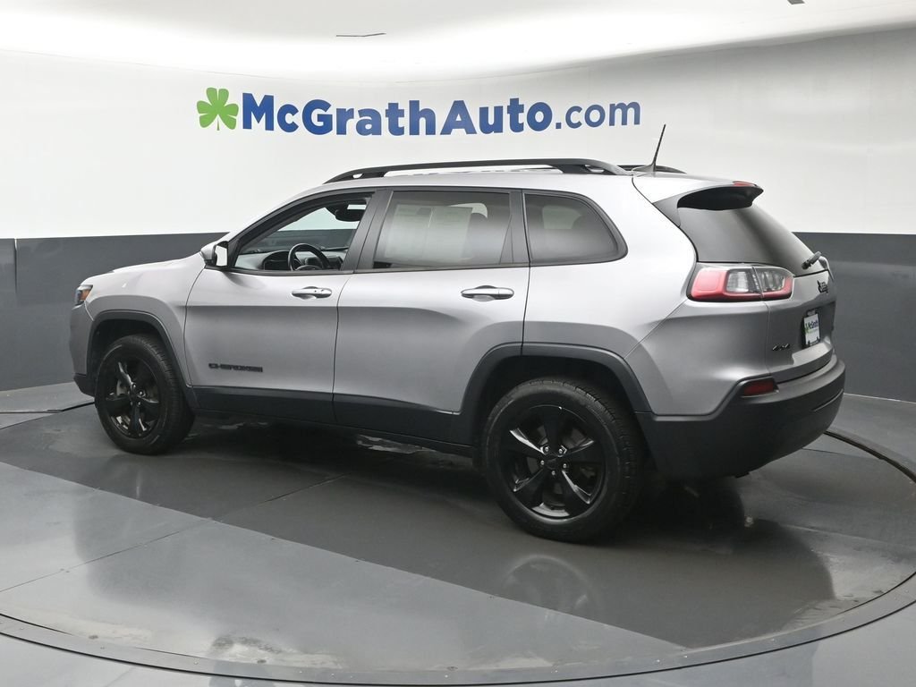 Used 2019 Silver Jeep Latitude Plus image 25