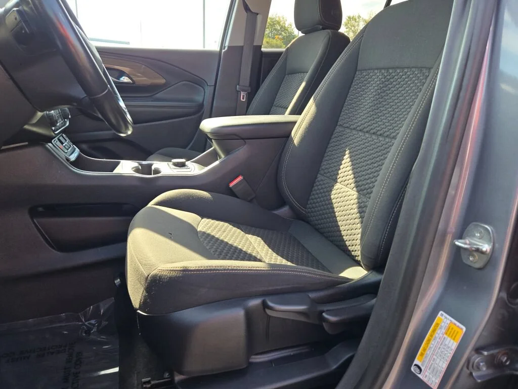 Used 2021 Gray GMC SLE image 19