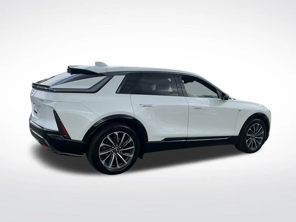 Used 2024 White Cadillac Sport image 13