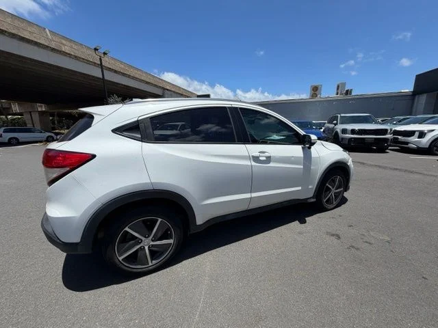 Used 2022 White Honda EX image 5