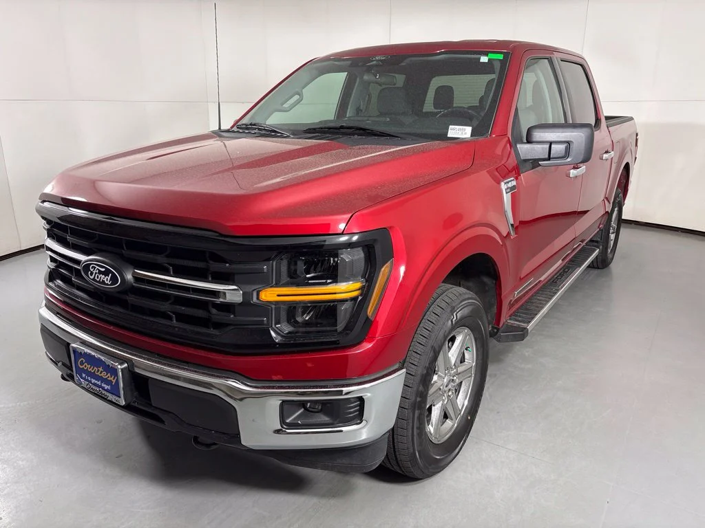 Used 2025 Red Ford XLT image 4