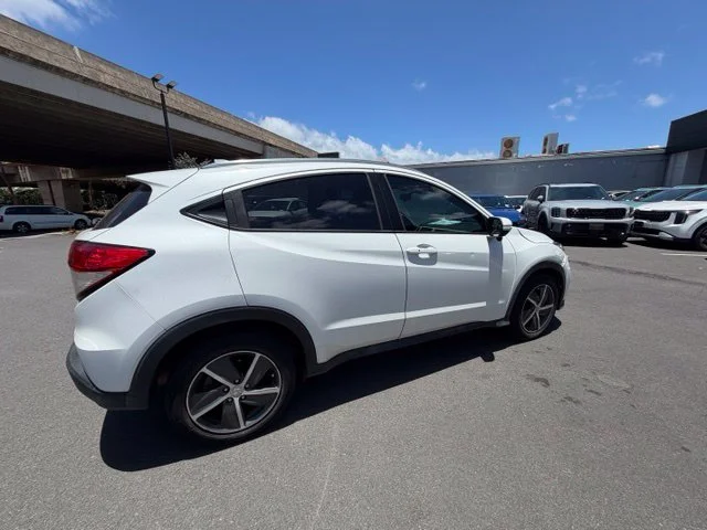 Used 2022 White Honda EX image 5