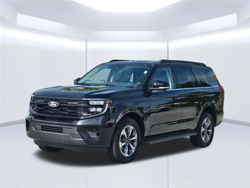 New 2027 Agate Black Metallic Ford Active image 2