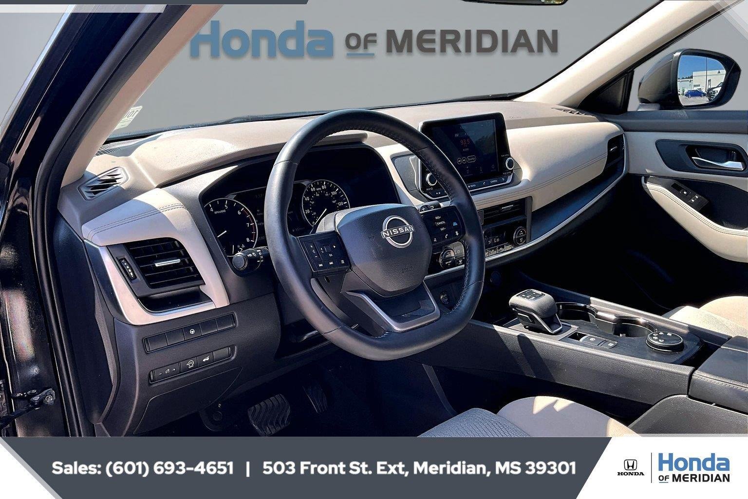 Used 2025 Super Black Nissan SV image 9