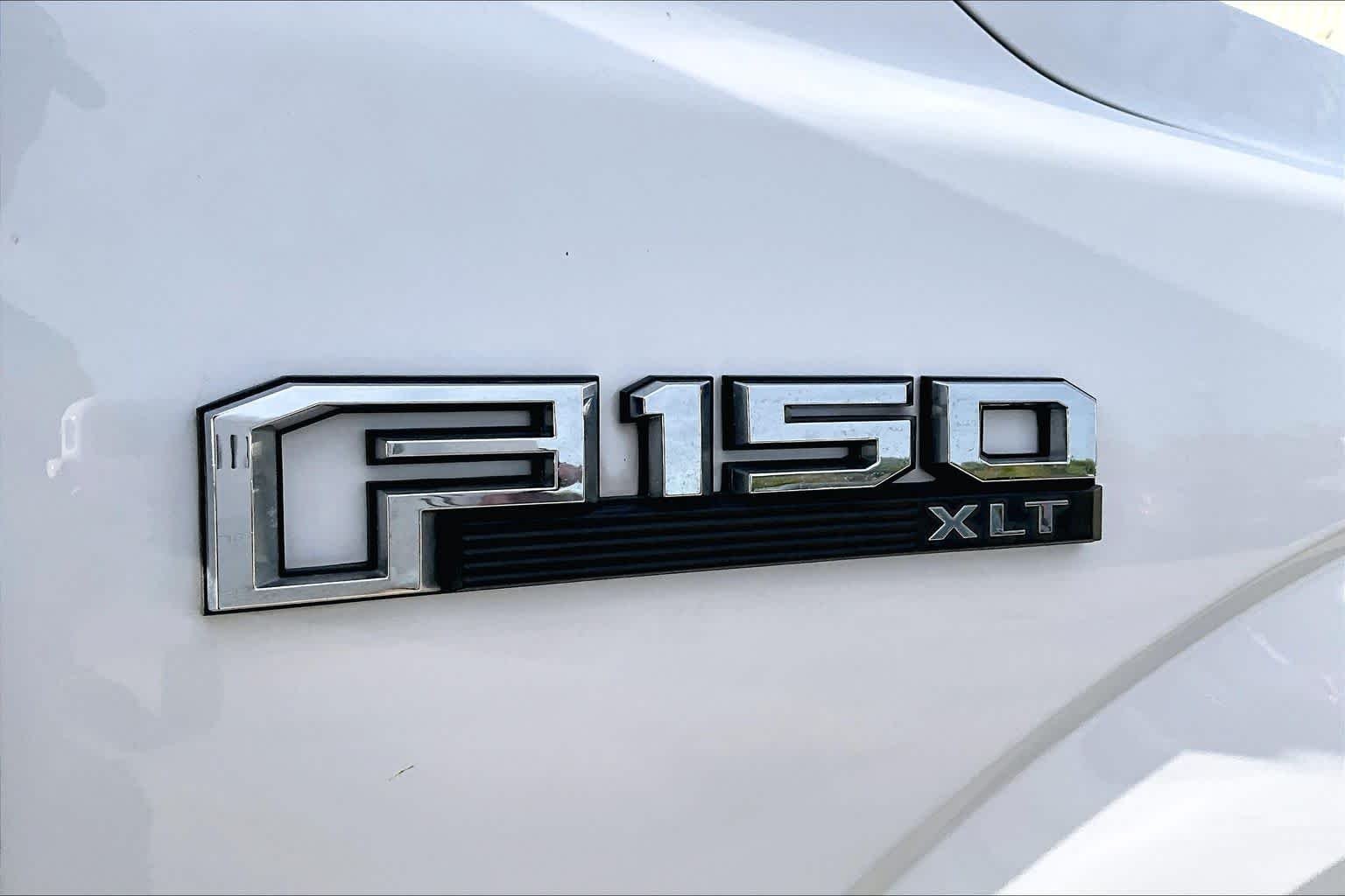 Used 2016 Oxford White Ford XLT image 10
