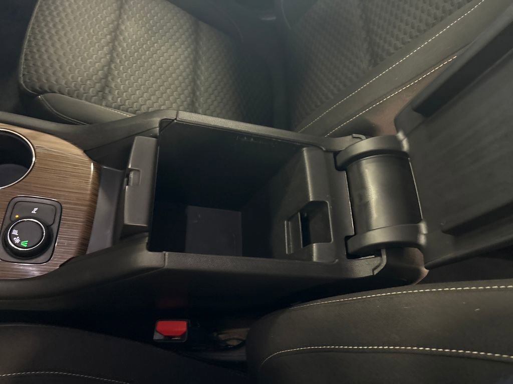 Used 2019 SUMMIT WHITE GMC SLE image 26