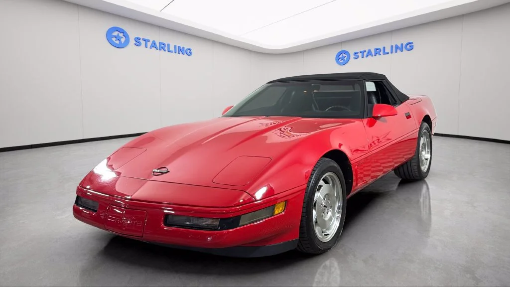 Used 1995  Chevrolet 2dr Convertible image 2