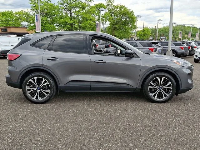 Certified Used 2022 Carbonized Gray Metallic Ford SE image 6