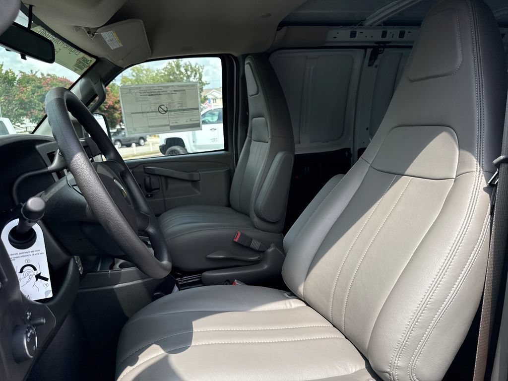 2026 Chevrolet Express Cargo Work Van - Photo 12