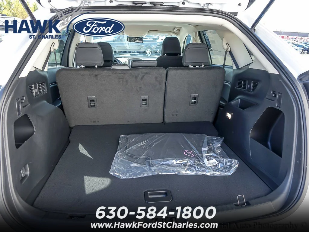 New 2024 Oxford White Ford SE image 15