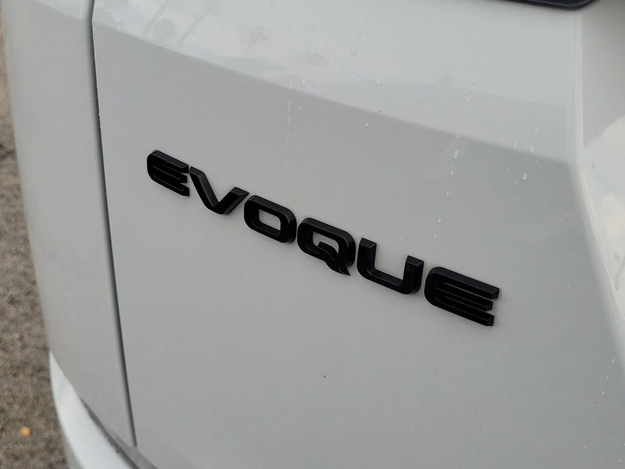 Used 2023 White Land Rover S image 7