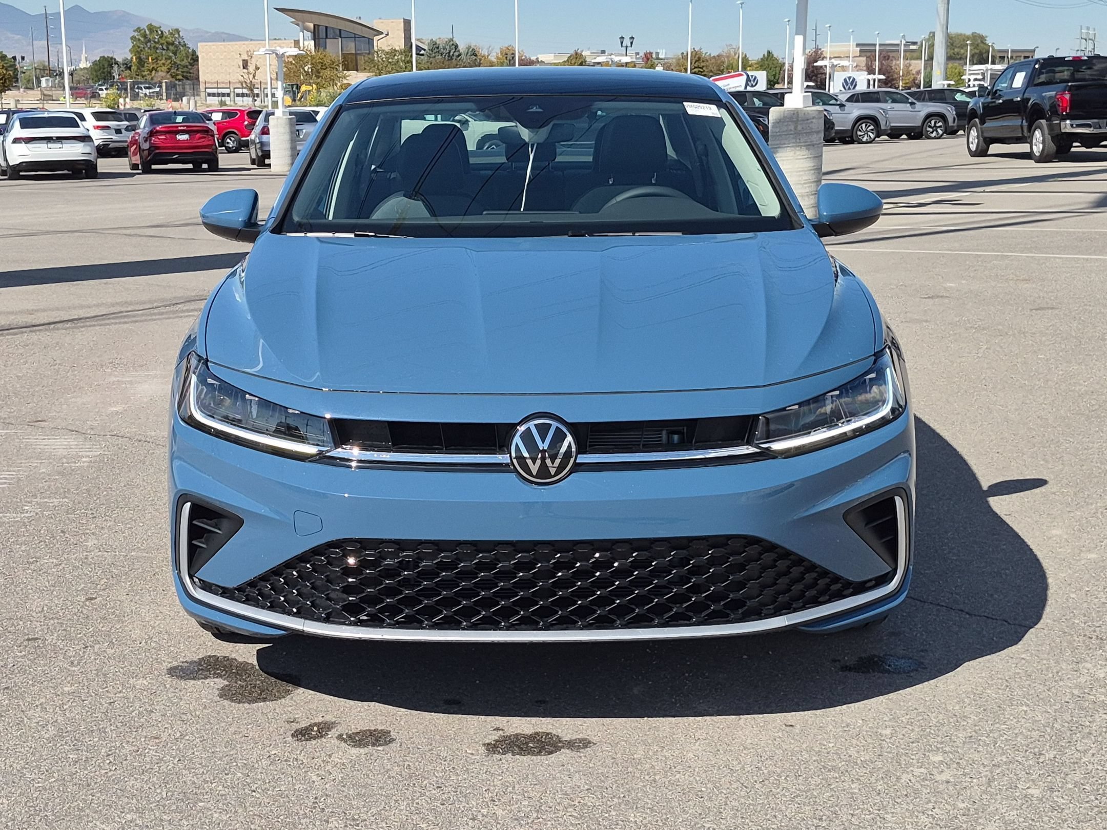 New 2027 Monterey Blue Pearl Volkswagen SE image 9