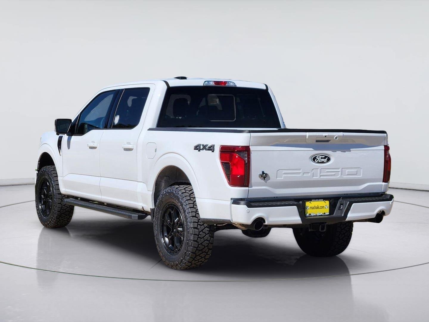 New 2026 Oxford White Ford XLT image 4