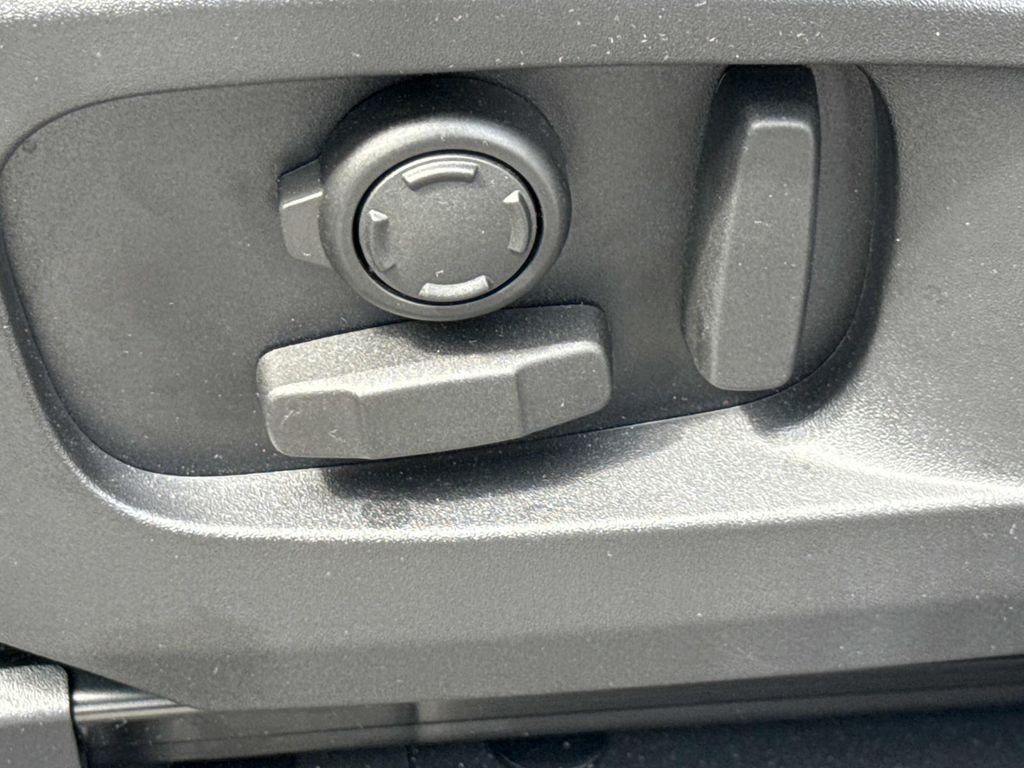 2025 Land Rover Defender S - Photo 22