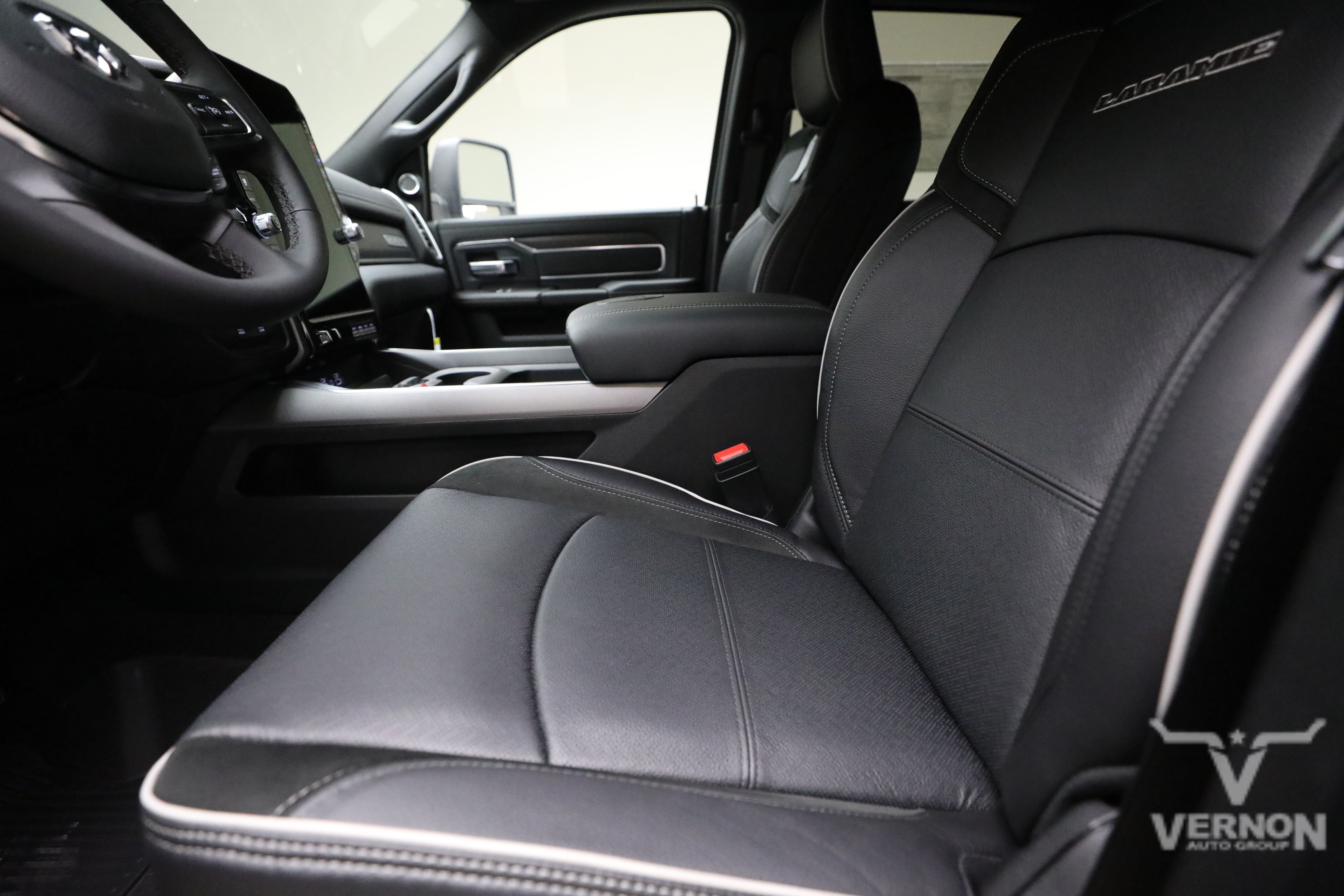 New 2026 Diamond Black Crystal Pearlcoat Ram N image 10