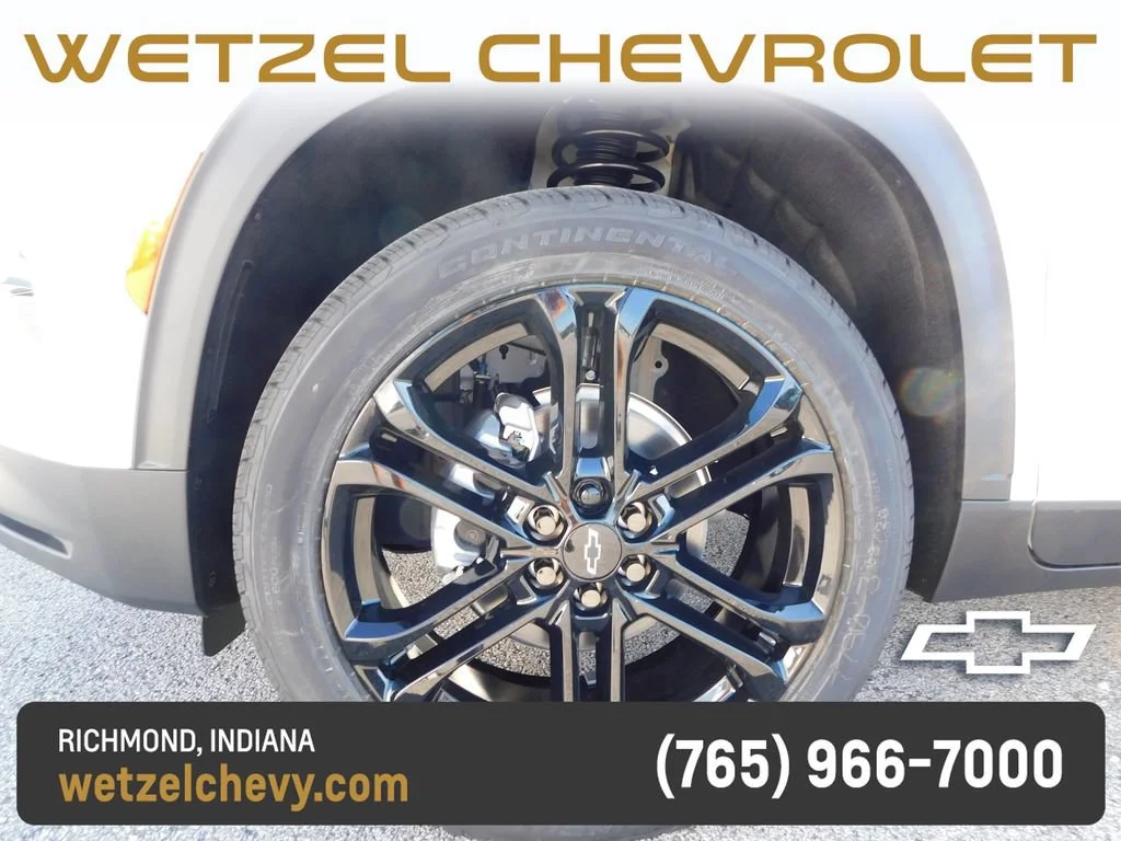 New 2027 Summit White Chevrolet LT image 10