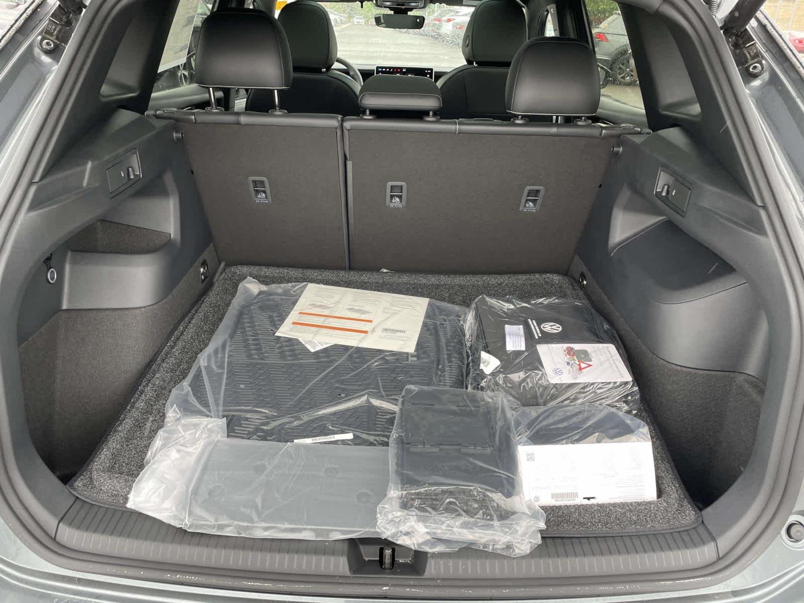 New 2026 Platinum Gray Metallic Volkswagen SE R-Line Black image 15