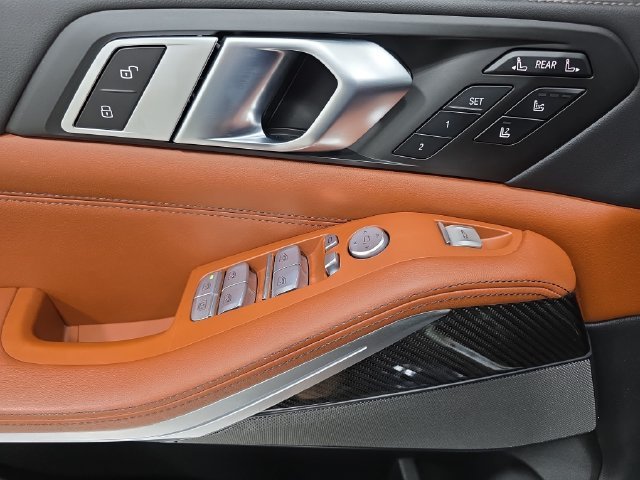 Used 2023 Black BMW M60i image 28