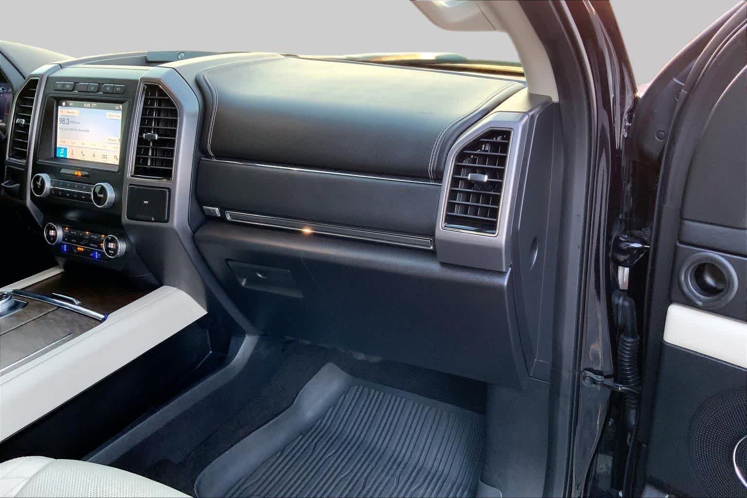 Used 2019 Agate Black Ford Platinum image 18