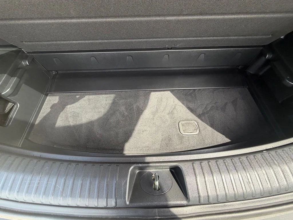 Used 2022 Black Kia EX image 27