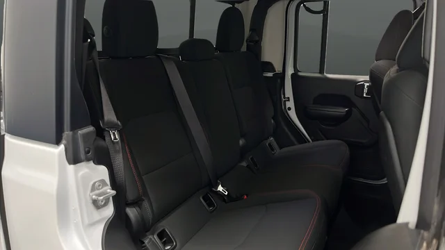 Used 2021 Bright White Clearcoat Jeep Rubicon image 25