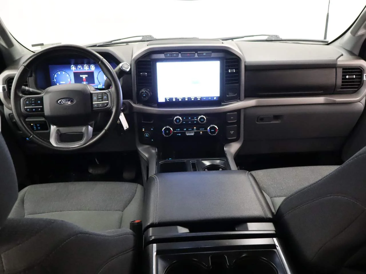 Used 2024 Agate Black Ford XLT Crew Cab image 16