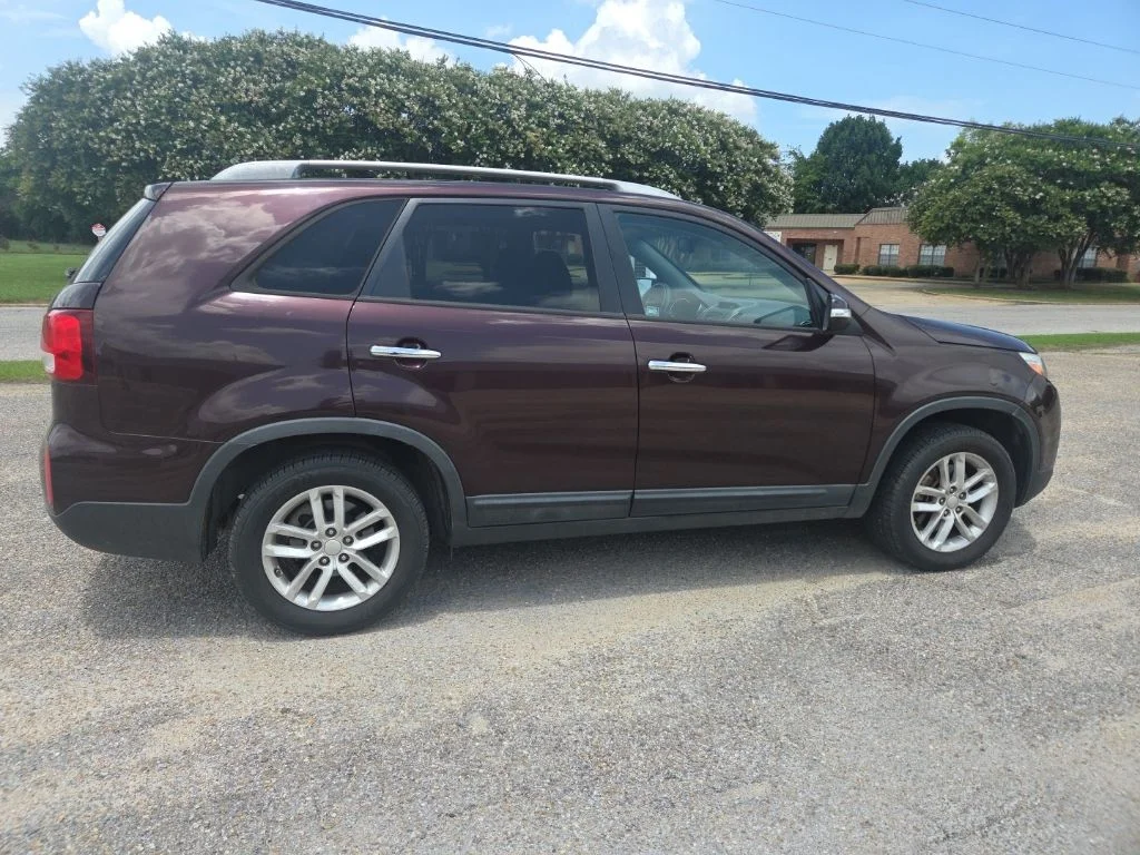 Used 2015 Red Kia LX image 12
