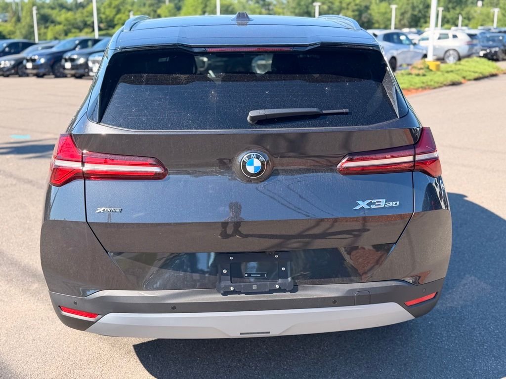 New 2026 Dark Graphite Metallic BMW 30 xDrive image 4