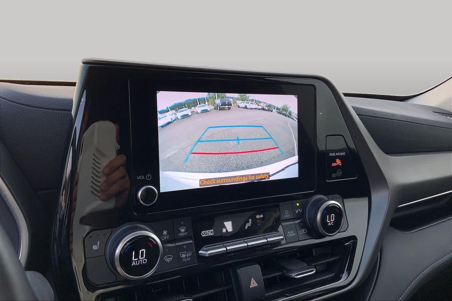 Used 2023 Wind Chill Pearl Toyota XLE image 28