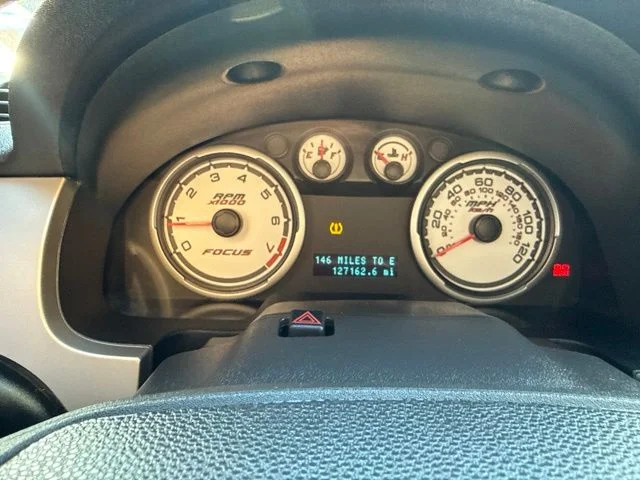 Used 2010 Gray Ford SES image 24