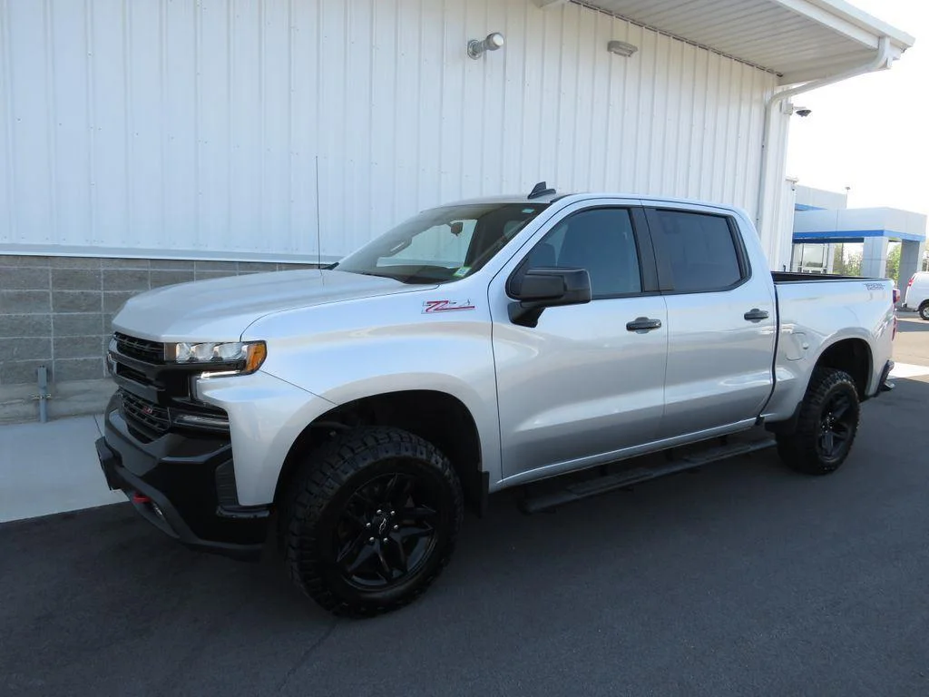 Used 2021 Silver Ice Metallic Chevrolet LT Trail Boss image 12