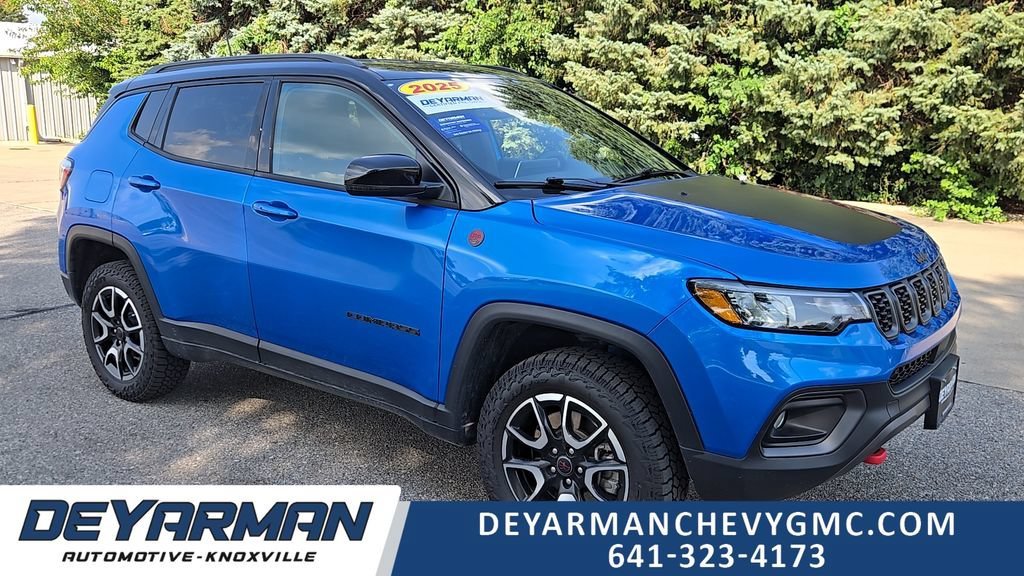 Used 2025 Hydro Blue Pearlcoat Jeep Trailhawk image 1