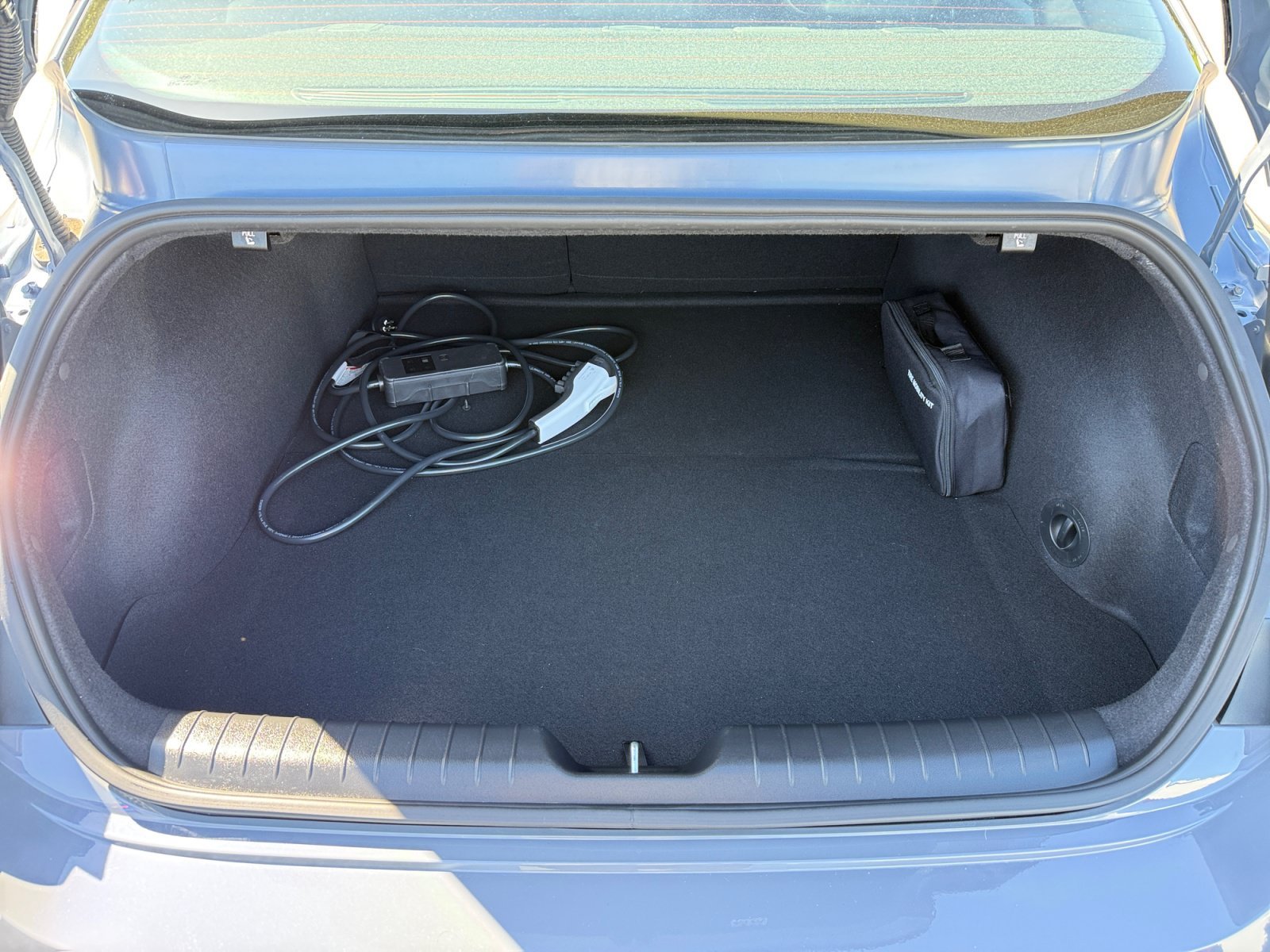 Certified Used 2025 Blue Hyundai SEL image 17
