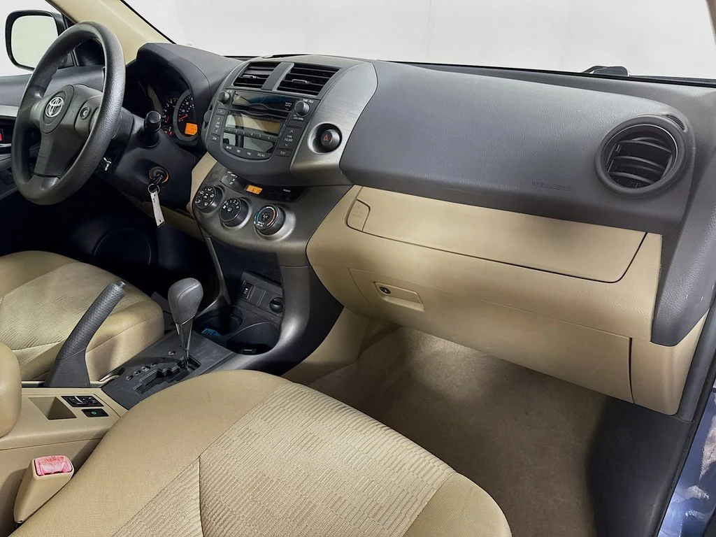 Used 2010 Blue Toyota Base image 31