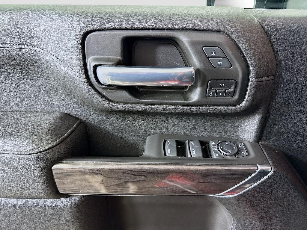 Used 2021 Red Chevrolet LTZ image 17
