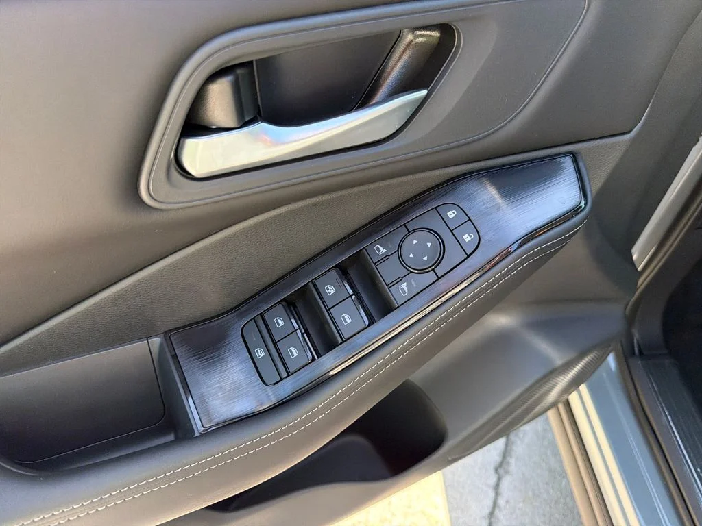 New 2026 Boulder Gray Pearl Nissan SV image 17